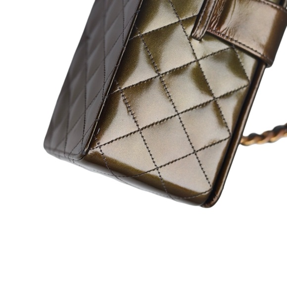 CHANEL Vintage Iridescent Olive Green Patent Leather Vanity Bag - Picture 10 of 15
